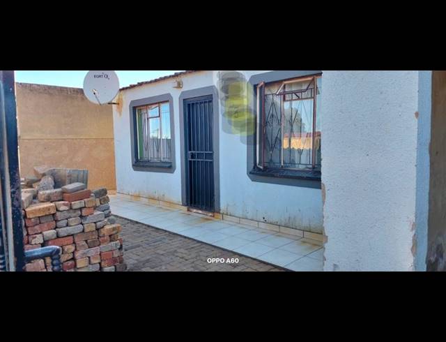 2 BEDROOM HOUSE FOR SALE IN PALM RIDGE